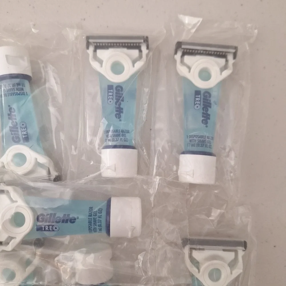 Gillette TREO Disposable‎ Razors With Built-in Shave Gel (9 ct.) NEW SEALED